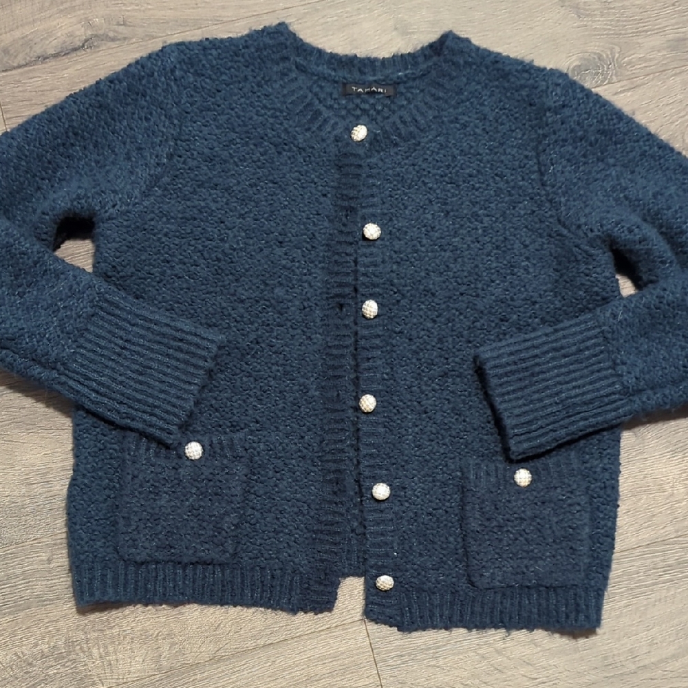 Tahari Chunky Knit Preppy Feminine Button Down Cardigan Sweater